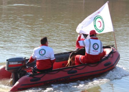 نجات ۴ گردشگر از غرق شدن در رودخانه کارون