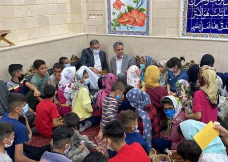 مراسم عید فطر با حضور شمخانی و کودکان تحت پوشش کمیته امداد