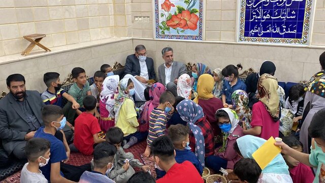 مراسم عید فطر با حضور شمخانی و کودکان تحت پوشش کمیته امداد