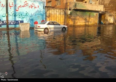 رییس شورای شهر اهواز نسبت به دفع آب‌های سطحی به آبفا و شهرداری تذکر داد