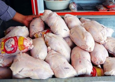 کشف و ضبط بیش از ۷۰۰ کیلوگرم مرغ تاریخ گذشته در اهواز