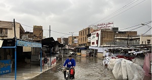 تلاش برای جلوگیری از ورود آب به منازل شهروندان در اهواز