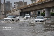 تردد در خیابان‌های ‌آب گرفته‌ اهواز روان است