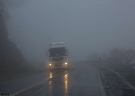 رانندگان در شرایط مه‌گرفتگی جاده‌های خوزستان با ایمنی رانندگی کنند