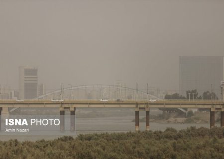 لزوم کاهش تردد در فضای باز در گرد و غبار شدید خوزستان