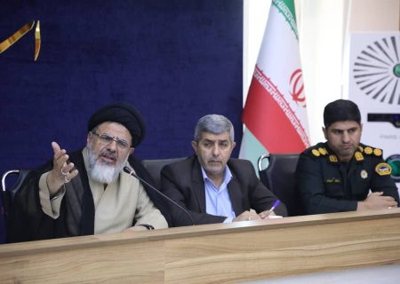خدمات رسانی به زائران اربعین حسینی باید مردمی باشد