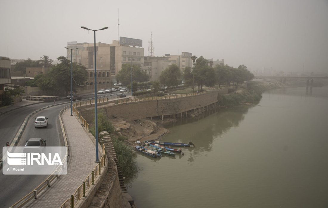 ورود توده گردوخاک عراقی به خوزستان؛کاهش دما تا چهارشنبه ادامه دارد