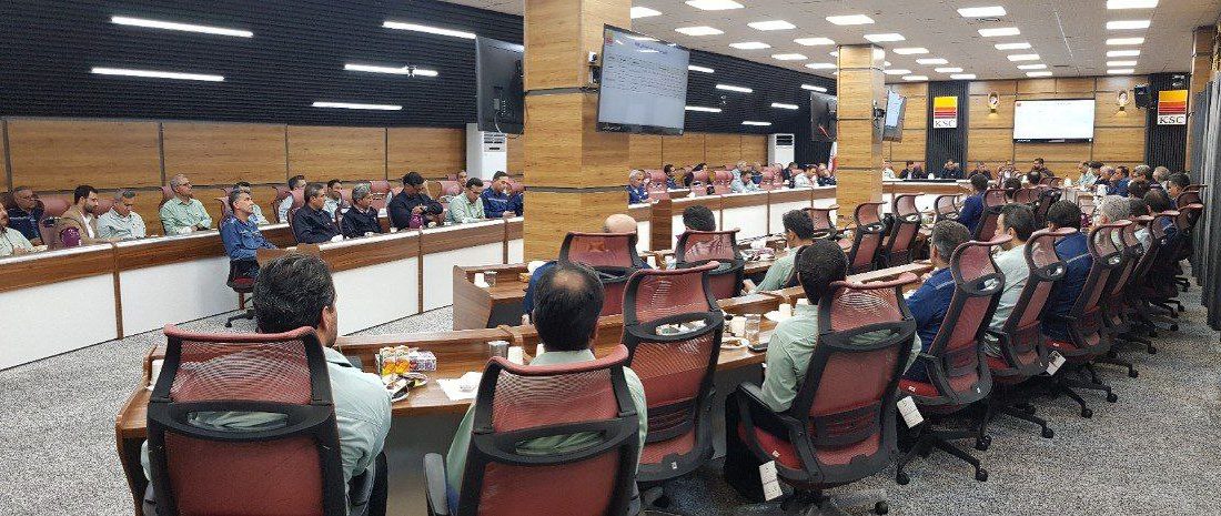 تقدیر از برترین‌های HSE در سال ۱۴۰۴ در جلسه کمیته عالی ایمنی، بهداشت و محیط زیست فولاد خوزستان 