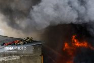 مهار حریق سنگین یک انبار در اهواز پس از ۵ ساعت عملیات