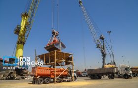 افزایش بهره‌وری و کاهش هزینه حمل‌ و نقل در دستور کار استانداری خوزستان